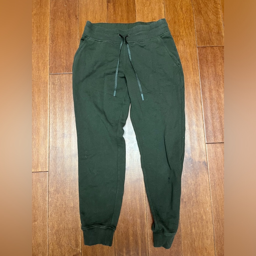 Lululemon Olive Green Joggers Women’s Size 4 Gently Used - Great Condition